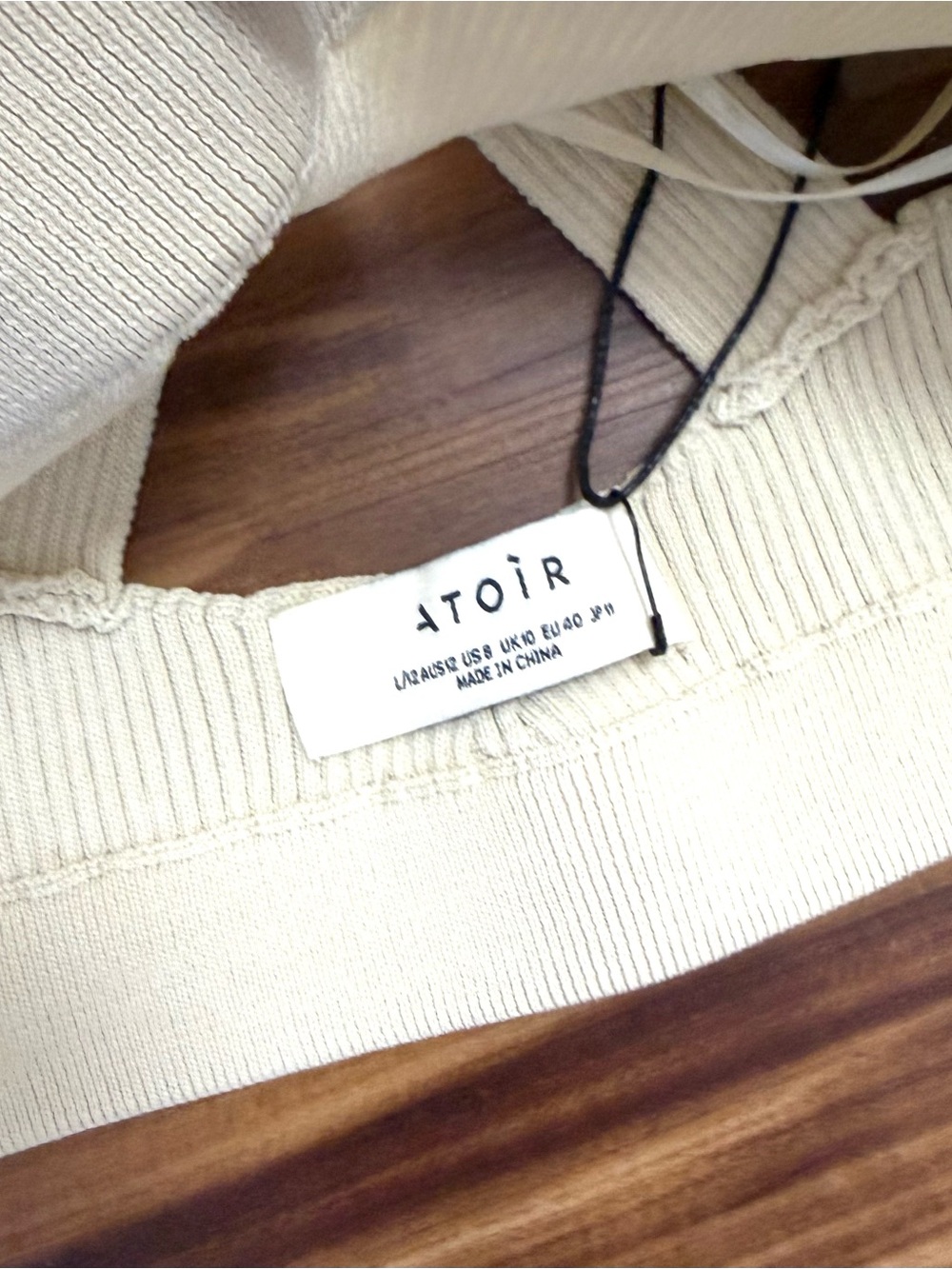 Atoir Ribbed Halter Crop Top - Picture 4 of 5